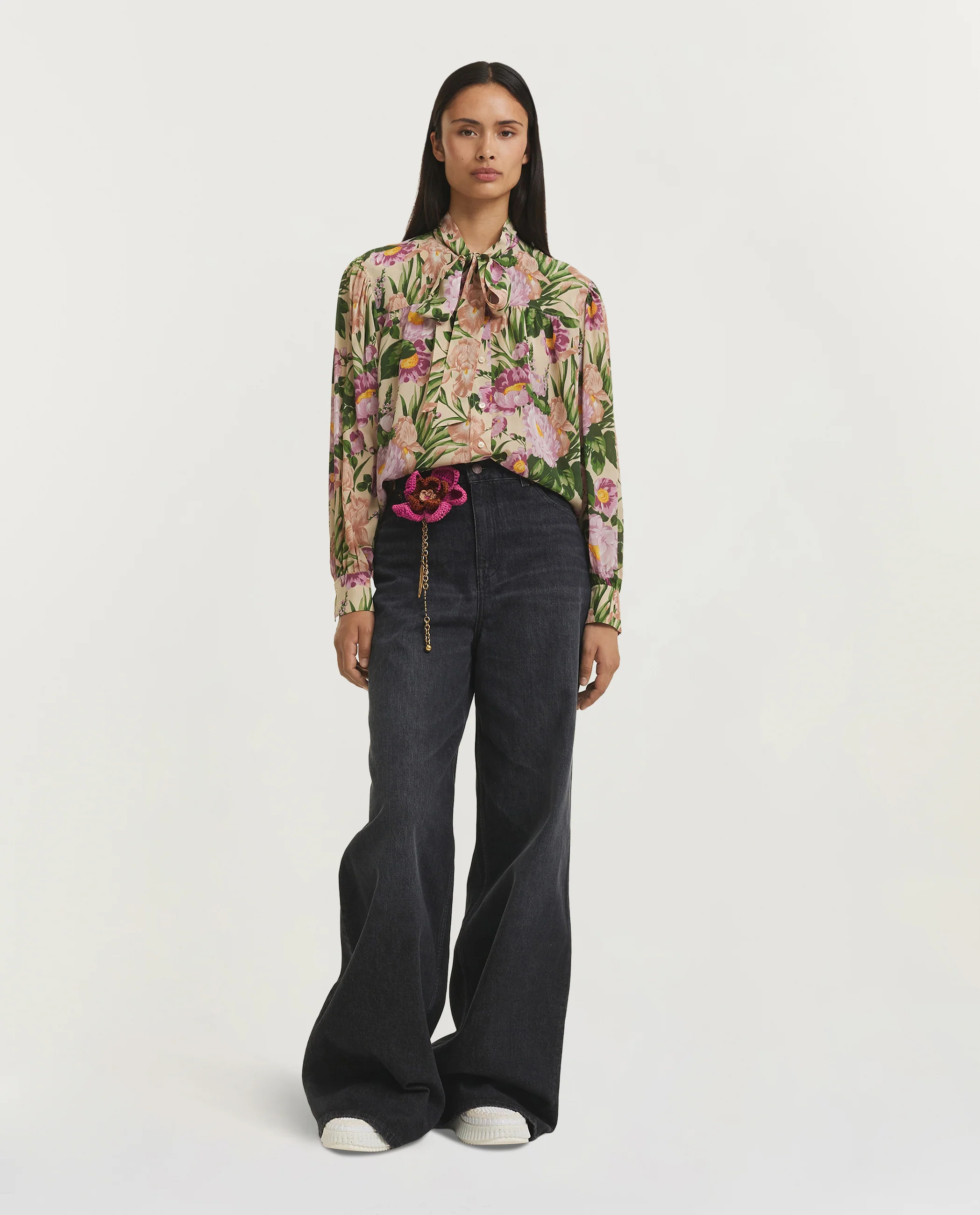 Gathered Lavallière Blouse - Image 3
