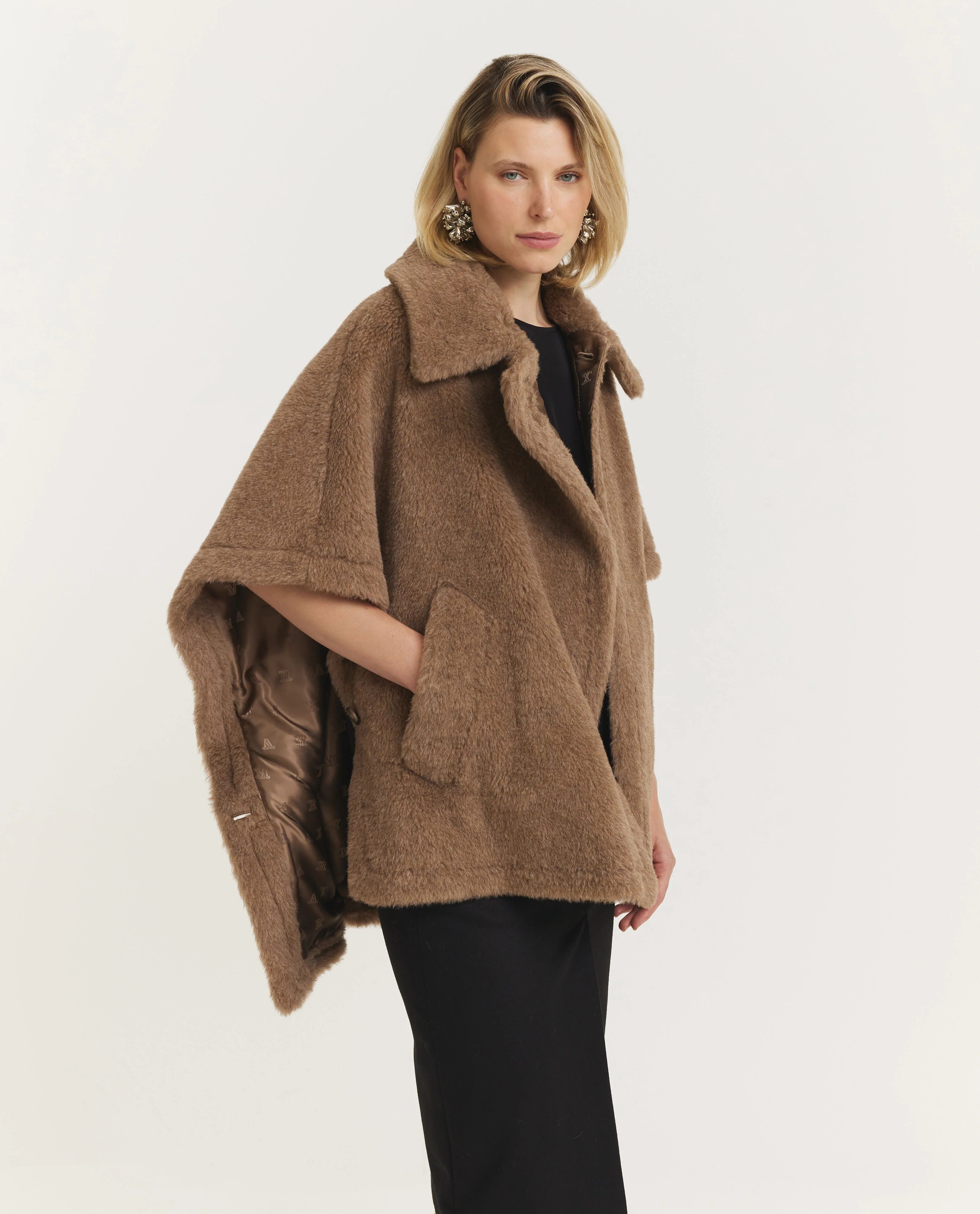 Tebe Teddy Cape - Image 4