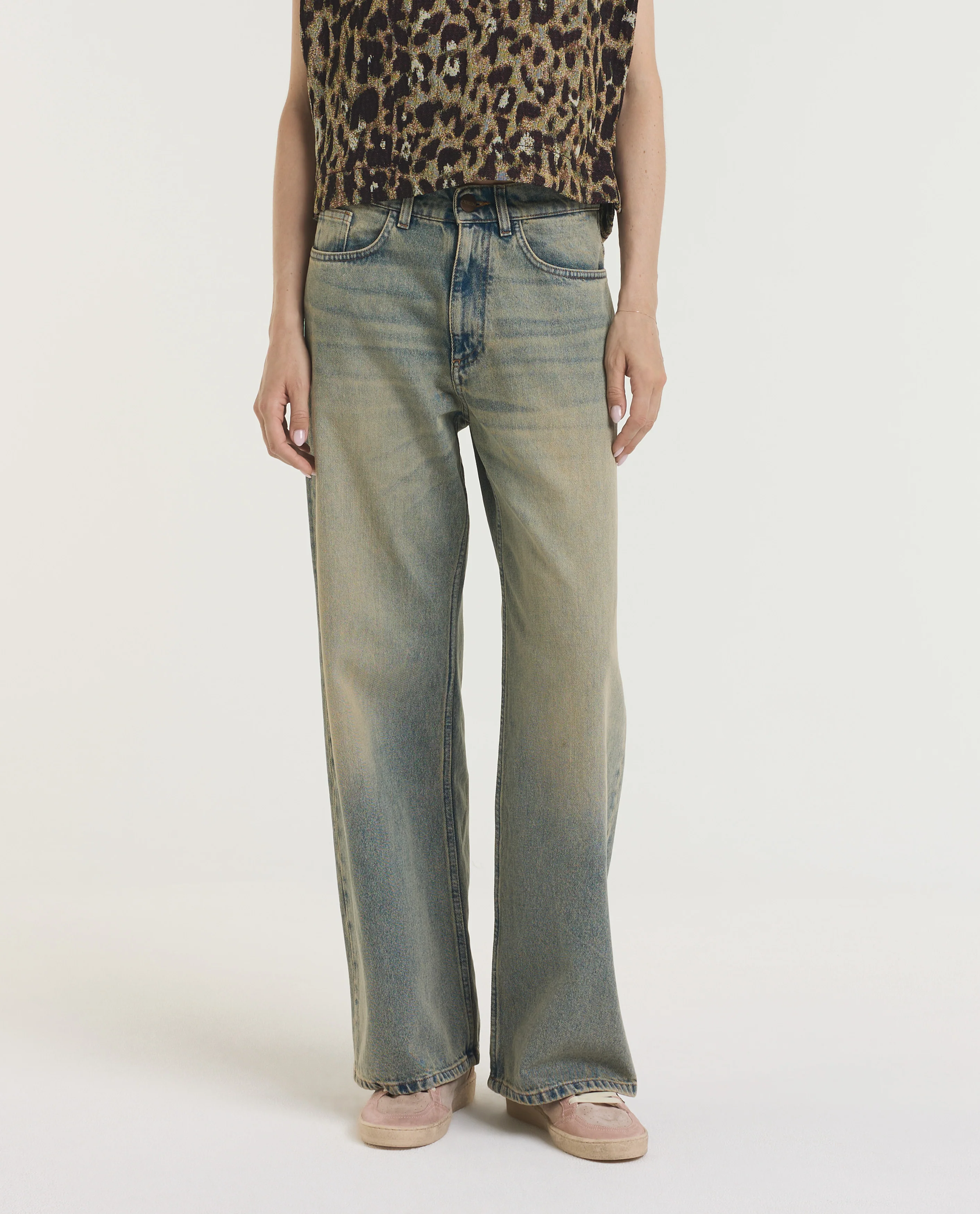 Vintage Wash Wide Leg Jeans - Image 2