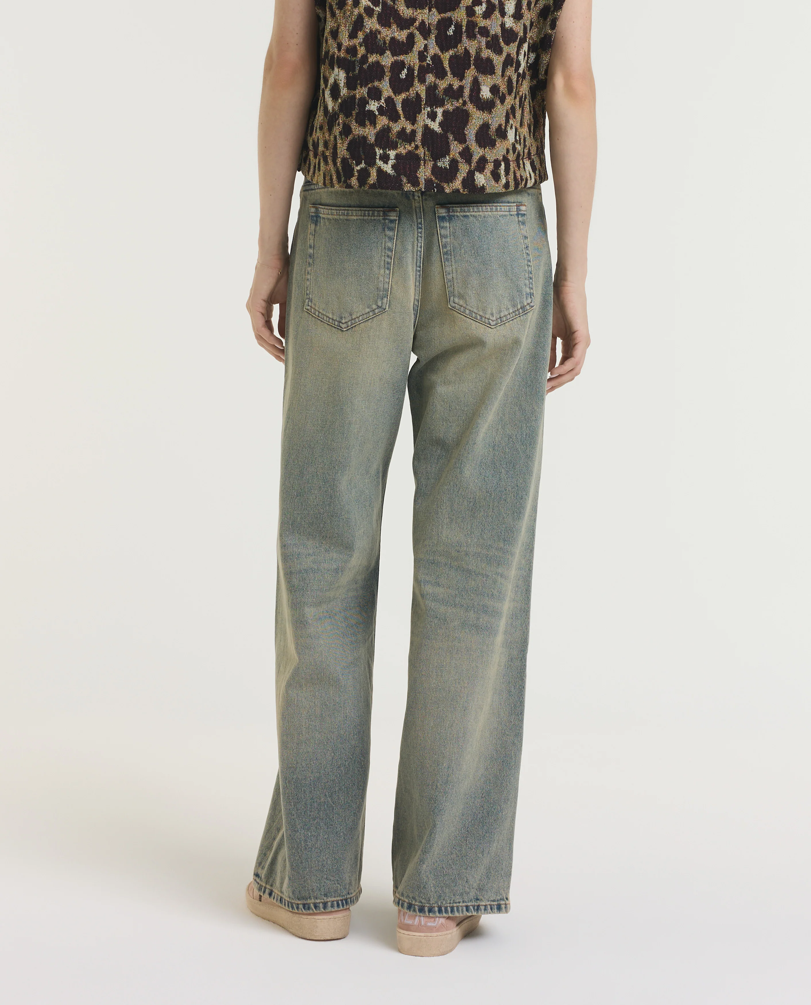Vintage Wash Wide Leg Jeans - Image 4